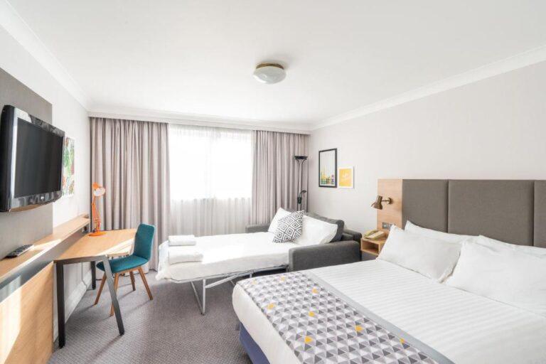 holiday-inn-hemel-hempstead-1lieu1salle-event.jpg
