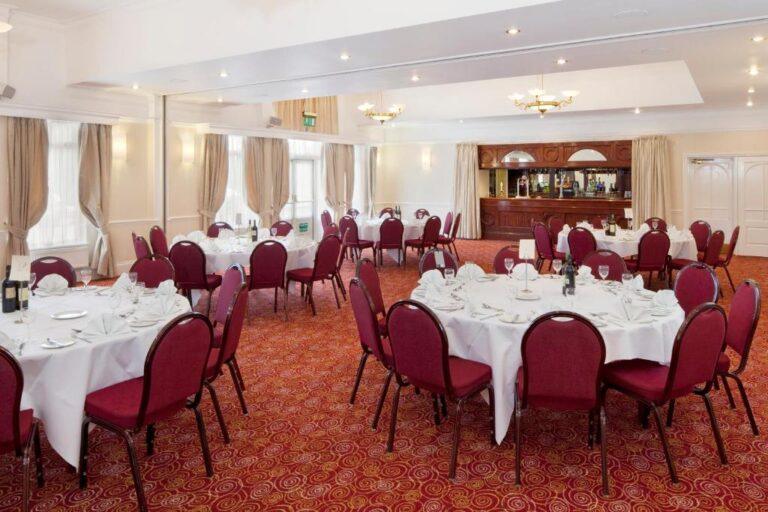 holiday-inn-ipswich-orwell-1lieu1salle-meetings.jpg