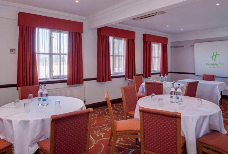 holiday-inn-ipswich-orwell-1lieu1salle-reunion.jpg