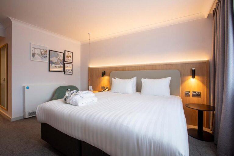 holiday-inn-london-brentwood-1lieu1salle-evenements.jpg