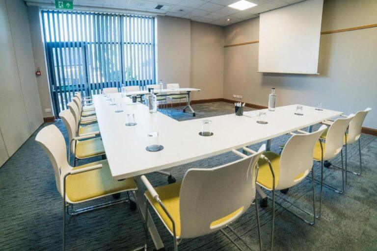 holiday-inn-london-brentwood-1lieu1salle-reunion.jpg