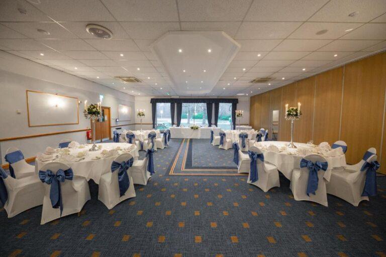 holiday-inn-newport-1lieu1salle-meeting.jpg