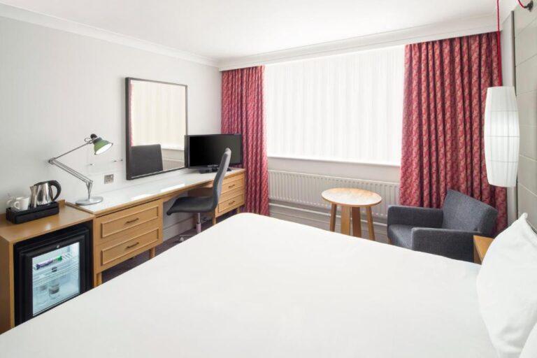 holiday-inn-peterborough-west-1lieu1salle-evenements.jpg