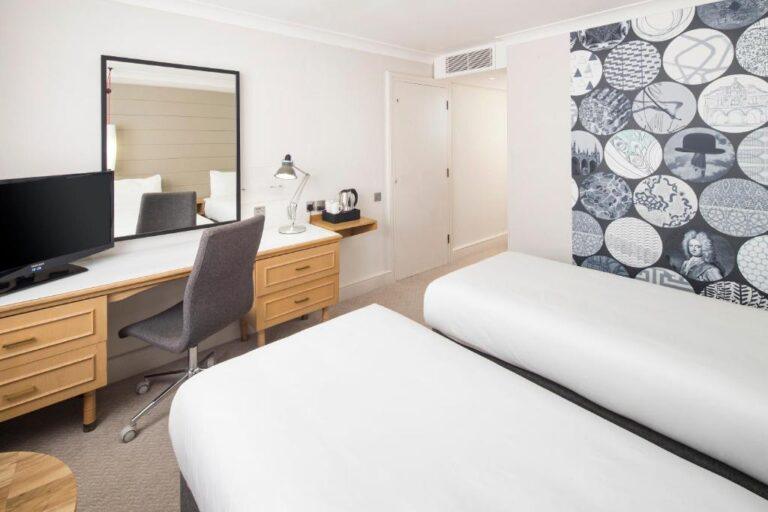 holiday-inn-peterborough-west-1lieu1salle-events.jpg