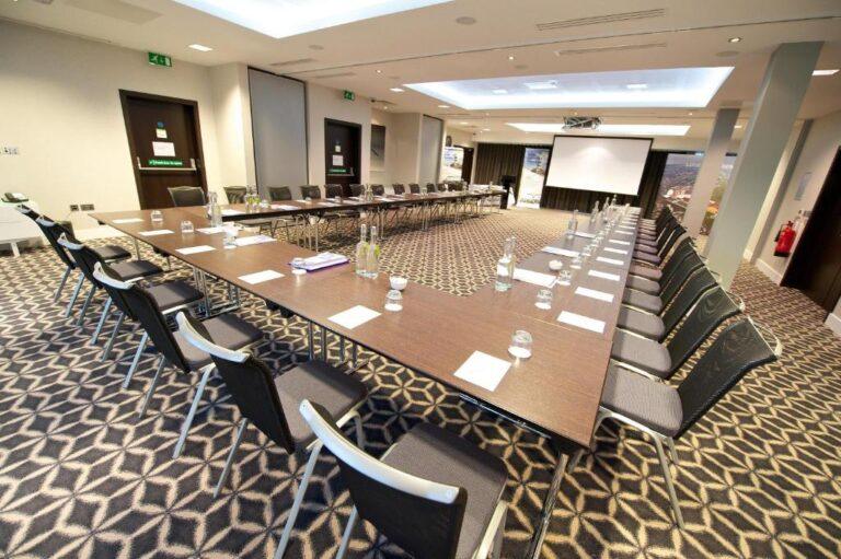 holiday-inn-southend-1lieu1salle-meetings.jpg