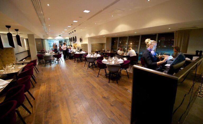 holiday-inn-southend-1lieu1salle-reunions.jpg