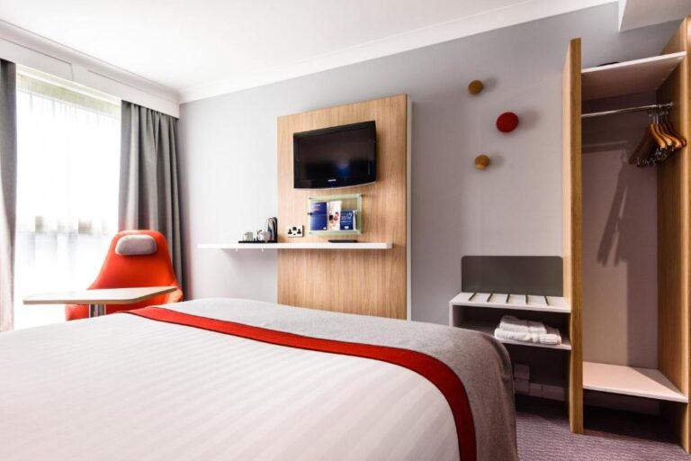 holiday-inn-stansted-aeroport-1lieu1salle-evenements.jpg