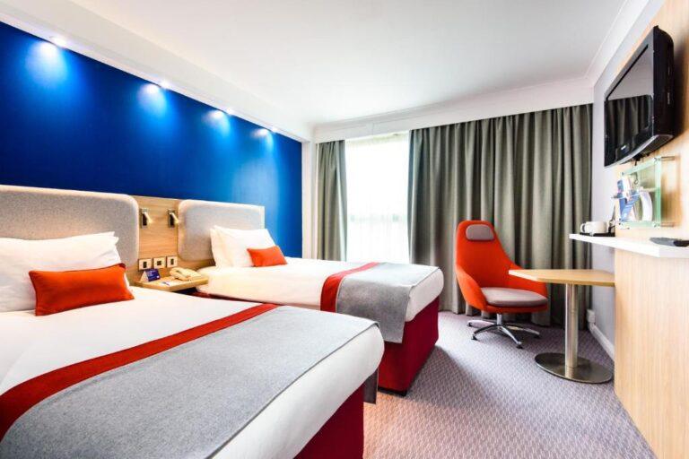 holiday-inn-stansted-aeroport-1lieu1salle-event.jpg