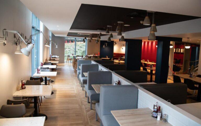 holiday-inn-stansted-aeroport-1lieu1salle-reunions.jpg