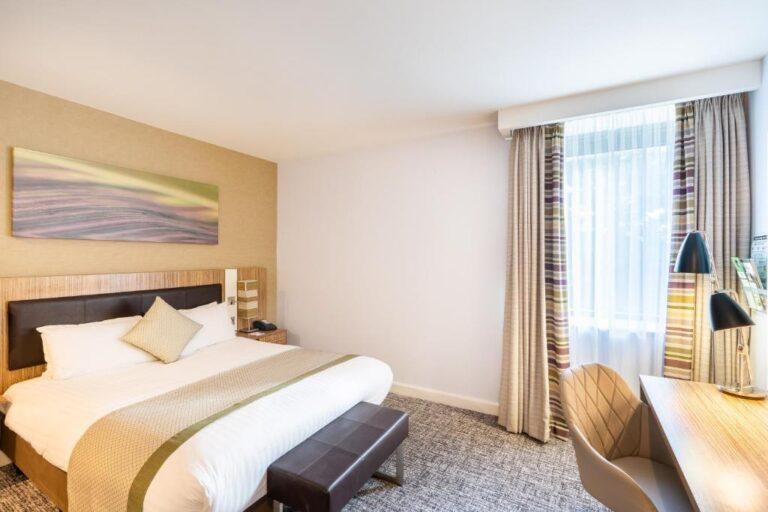 holiday-inn-stevenage-1lieu1salle-evenements.jpg