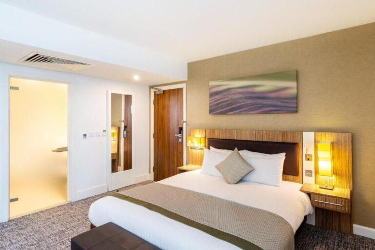 holiday-inn-stevenage-1lieu1salle-events.jpg