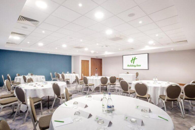 holiday-inn-stevenage-1lieu1salle-meetings.jpg