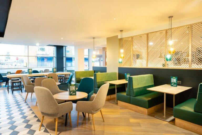 holiday-inn-stevenage-1lieu1salle-seminaires.jpg