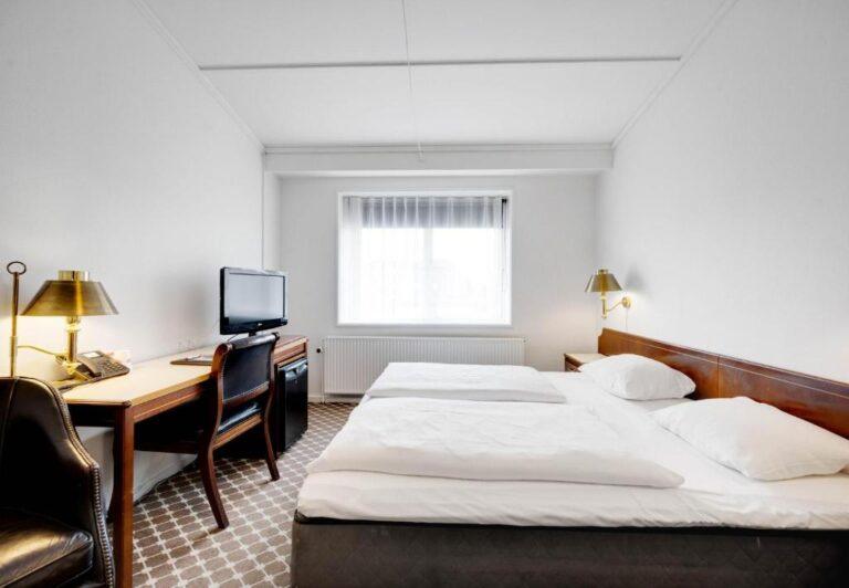 hotel-kryb-ly-kro-1lieu1salle-evenements.jpg