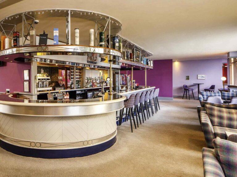 mercure-ayr-1lieu1salle-seminaires.jpg