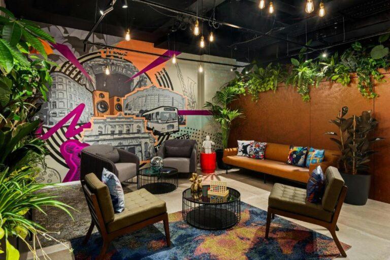 moxy-belfast-city-1lieu1salle-meeting.jpg