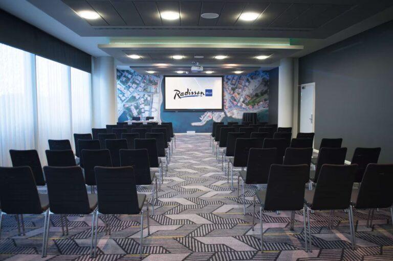 radisson-stansted-airport-1lieu1salle-meeting.jpg