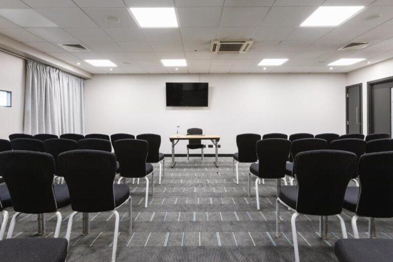 voco-belfast-1lieu1salle-meeting.jpg
