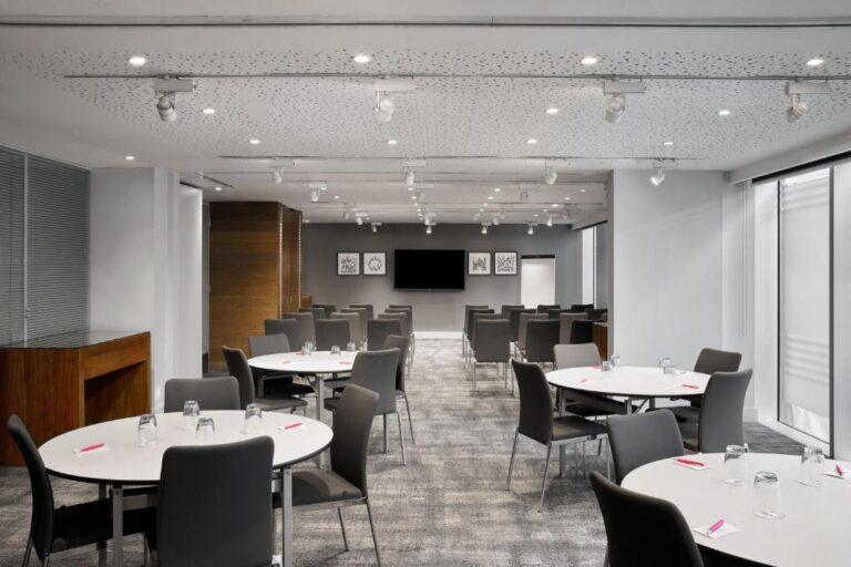 aloft-london-excel-1lieu1salle-meetings.jpg
