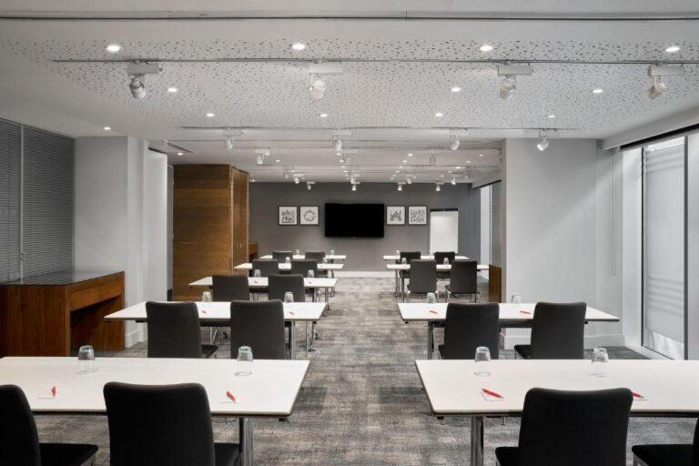 aloft-london-excel-1lieu1salle-reunion.jpg