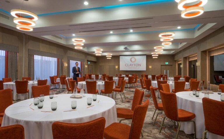 clayton-chiswick-1lieu1salle-meeting.jpg