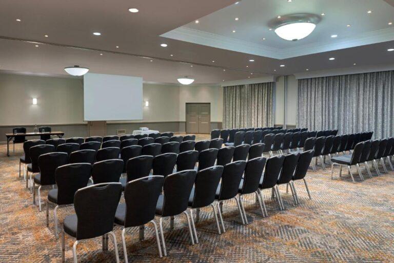 delta-hotels-waltham-abbey-1lieu1salle-meeting.jpg