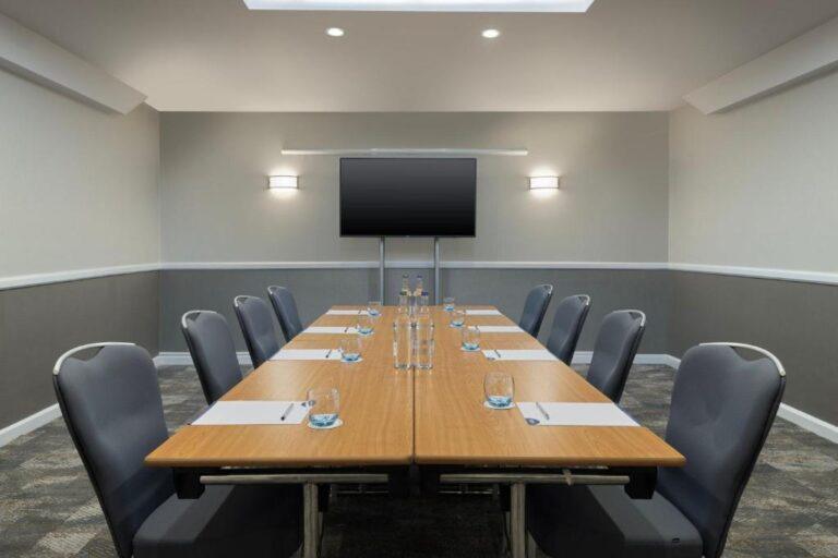 delta-hotels-waltham-abbey-1lieu1salle-reunion.jpg