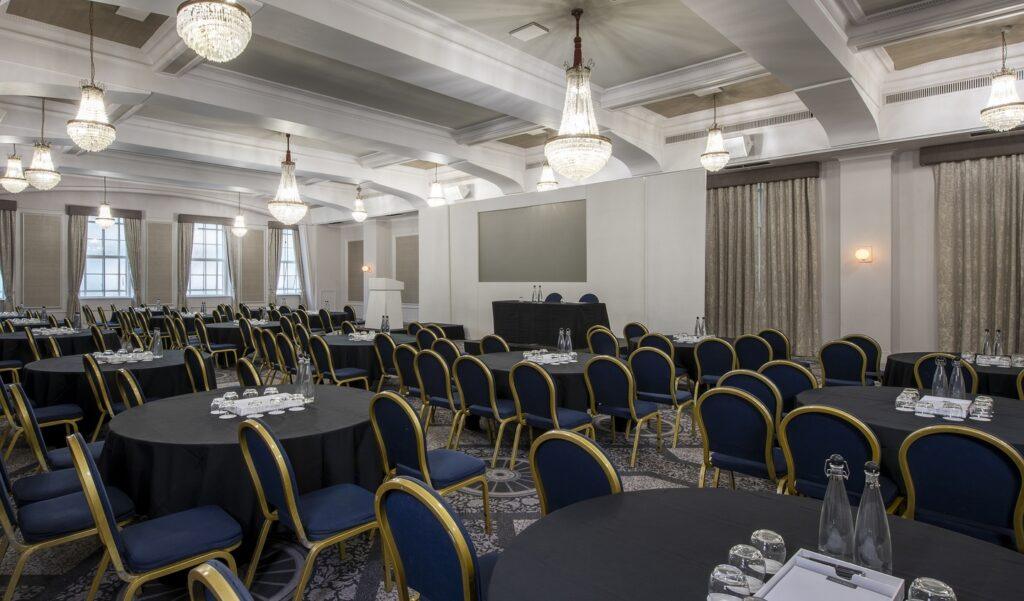 devere-grand-connaught-rooms-1lieu1salle-events.jpg