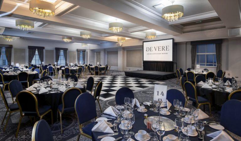 devere-grand-connaught-rooms-1lieu1salle-meetings.jpg