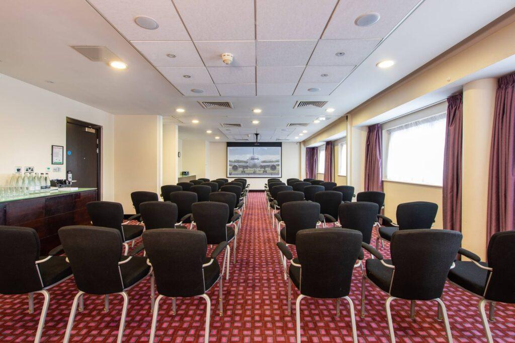 doubletree-heathrow-airport-1lieu1salle-meeting.jpg