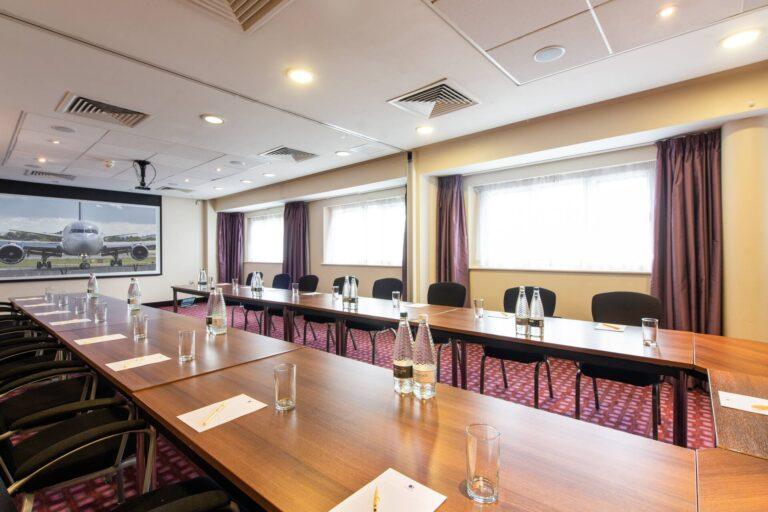 doubletree-heathrow-airport-1lieu1salle-reunion.jpg