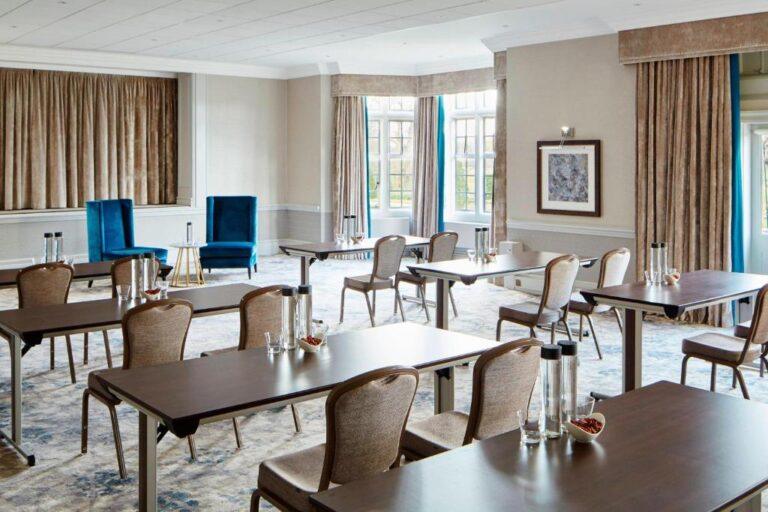 hanbury-manor-marriott-1lieu1salle-reunion.jpg