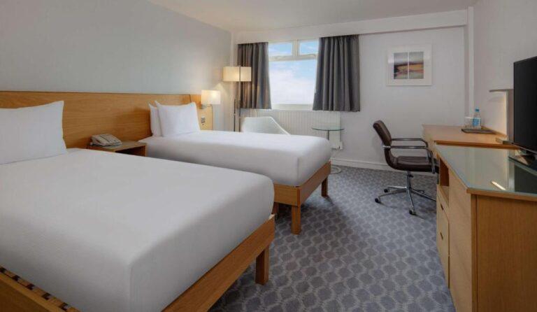 hilton-london-watford-1lieu1salle-event.jpg