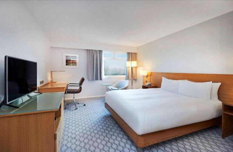 hilton-london-watford-1lieu1salle-events.jpg