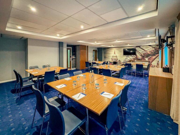 holiday-inn-express-london-stratford-1lieu1salle-reunion.jpg