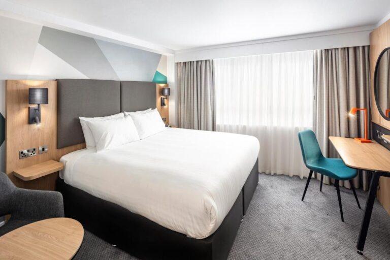 holiday-inn-london-bexley-1lieu1salle-evenements.jpg
