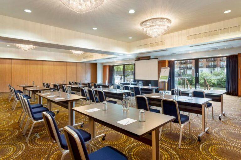 holiday-inn-london-brentford-1lieu1salle-reunion.jpg