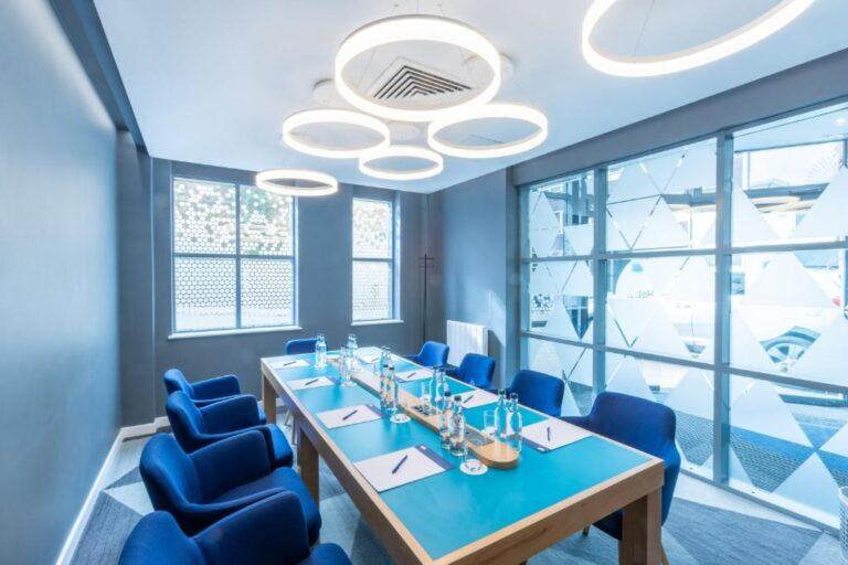 holiday-inn-london-croydon-1lieu1salle-meeting.jpg