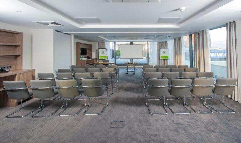 holiday-inn-london-west-1lieu1salle-meetings.jpg