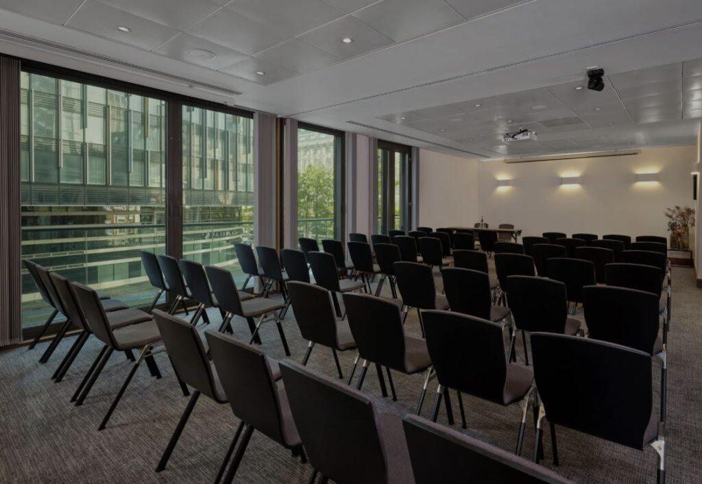 park-plaza-county-hall-london-1lieu1salle-meeting.jpg
