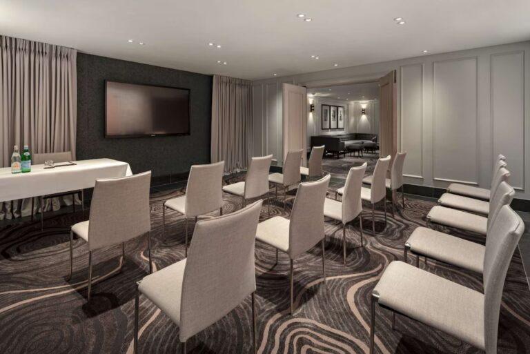 radisson-blu-london-bloomsbury-1lieu1salle-reunion.jpg