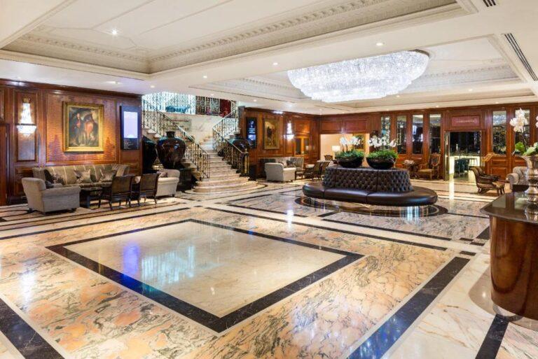 radisson-blu-london-heathrow-1lieu1salle-evenements.jpg