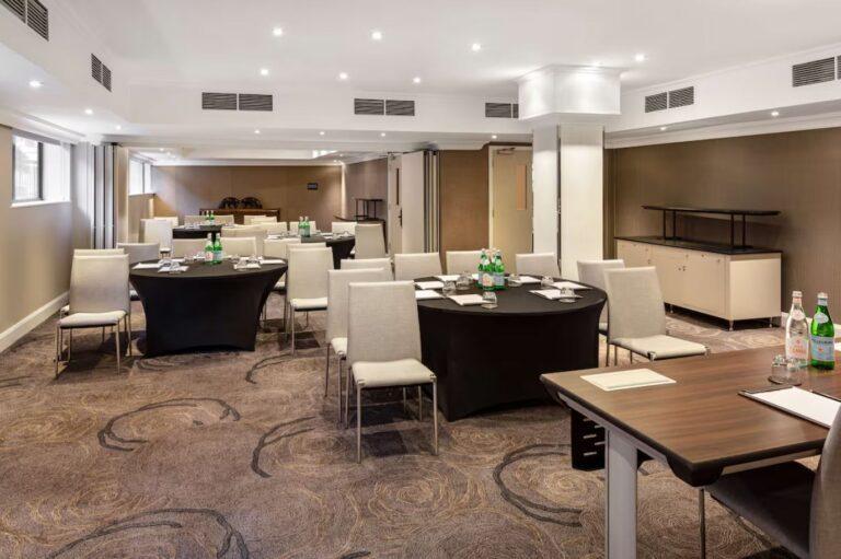 radisson-blu-london-tottenham-court-1lieu1salle-meetings.jpg